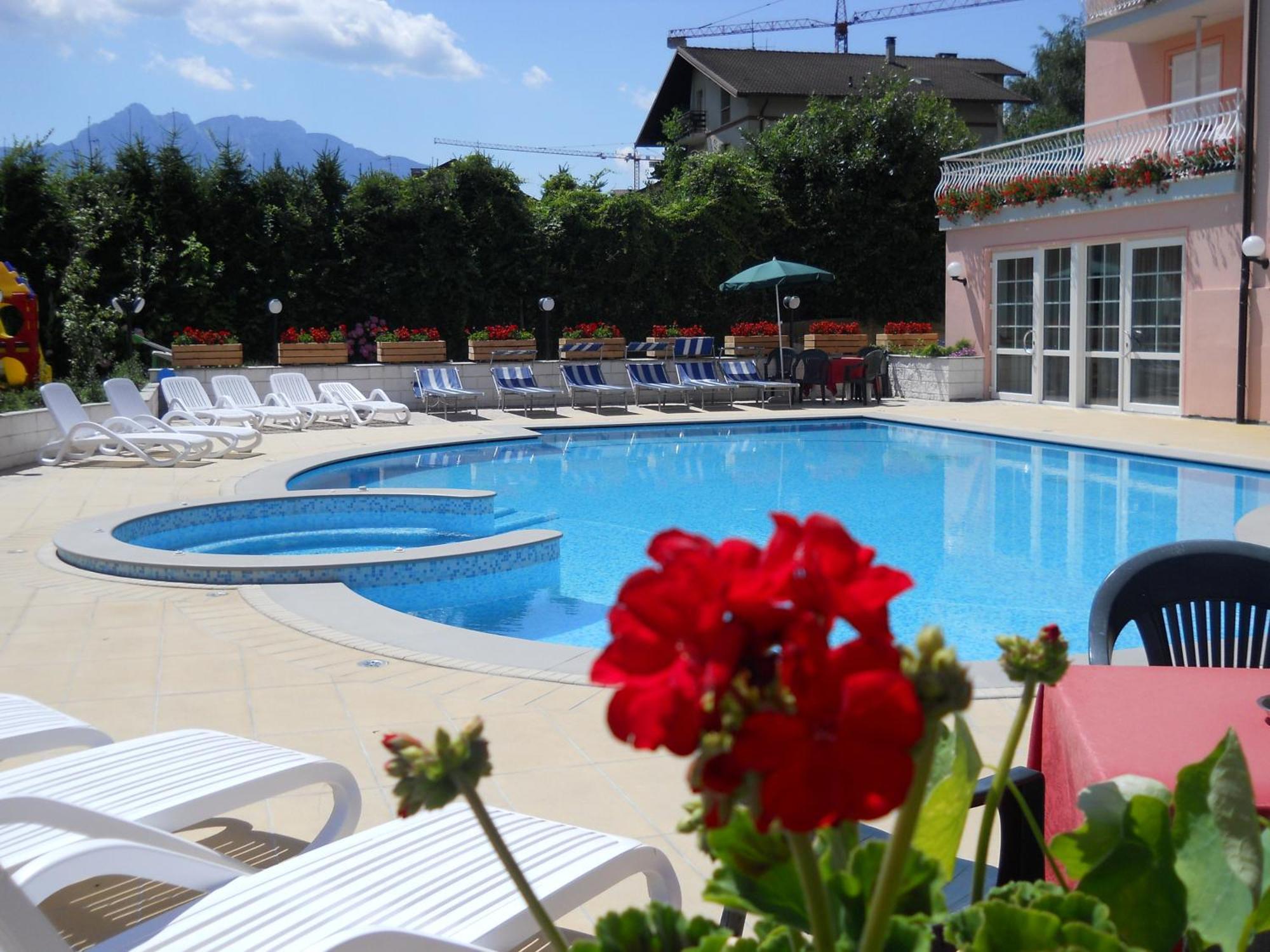 Hotel Bellaria レーヴィコ・テルメ エクステリア 写真