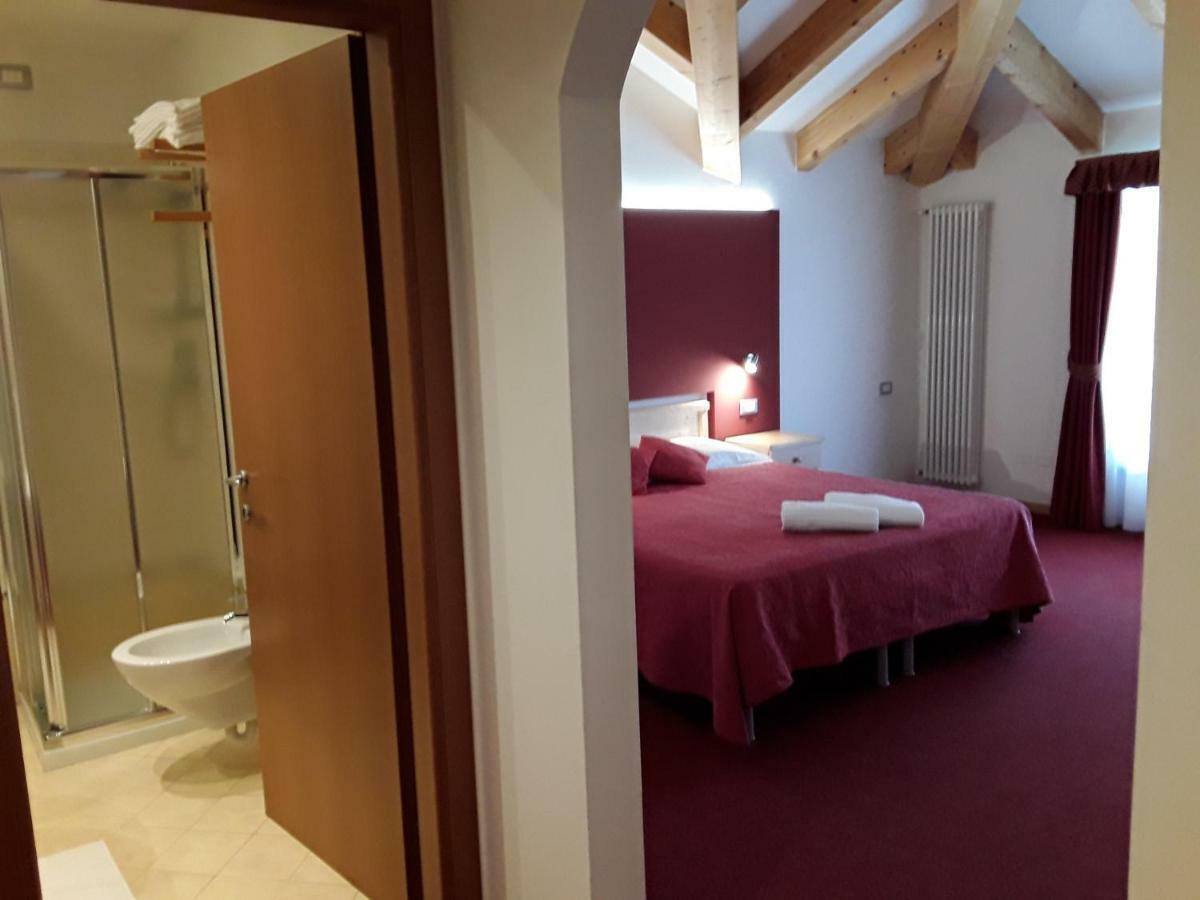 Hotel Bellaria レーヴィコ・テルメ エクステリア 写真