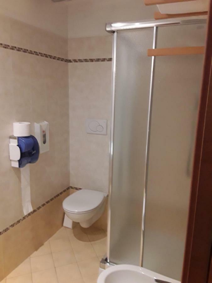 Hotel Bellaria レーヴィコ・テルメ エクステリア 写真