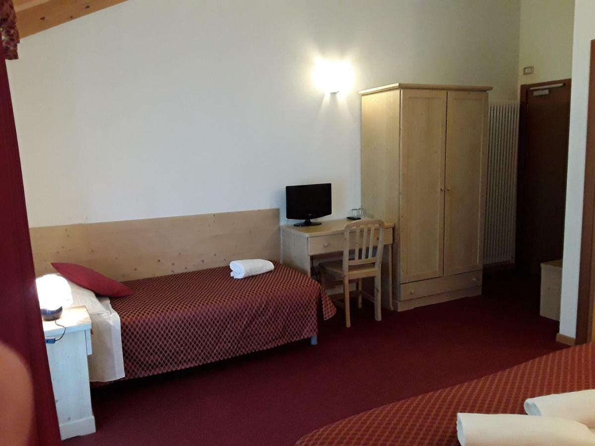 Hotel Bellaria レーヴィコ・テルメ エクステリア 写真